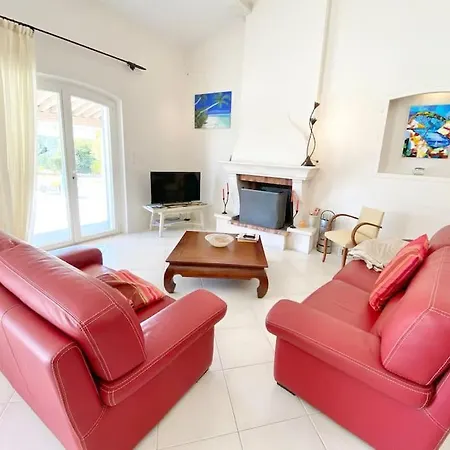 Cat&clo Et Piscine Villa